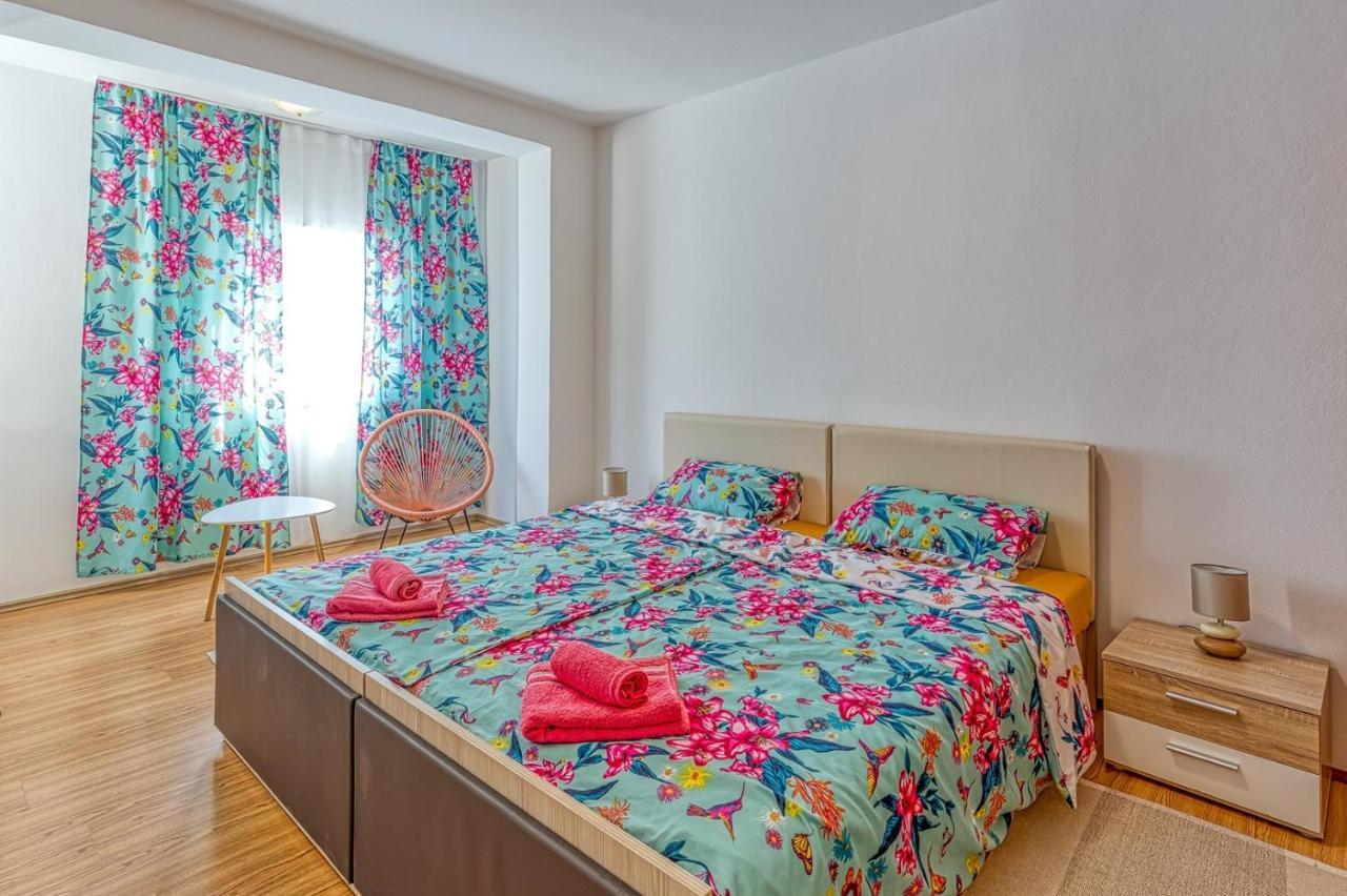 Apartment Gaby With Balcony Poreč Exterior foto